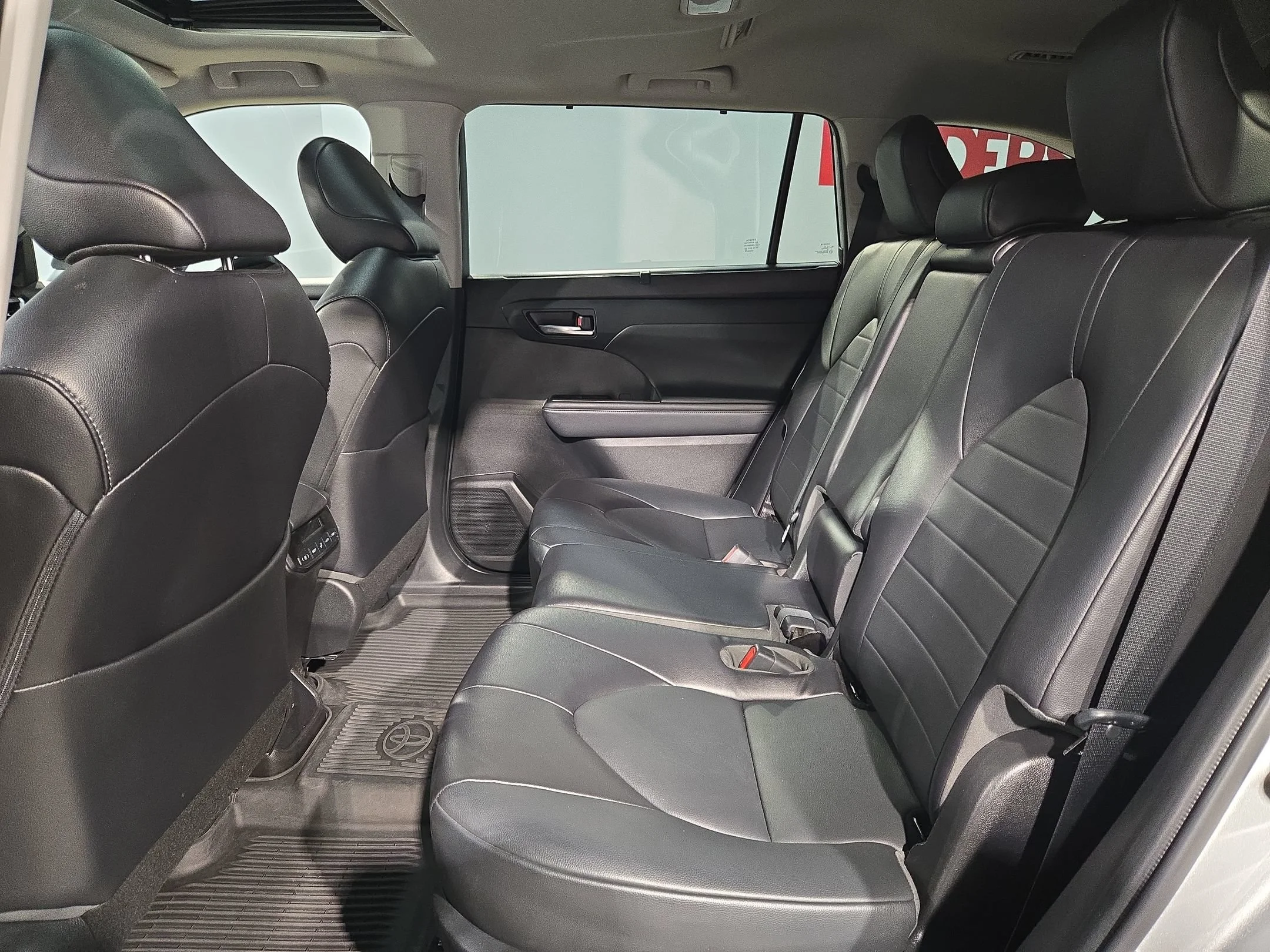 Used 2022 Celestial Silver Metallic Toyota XLE image 37