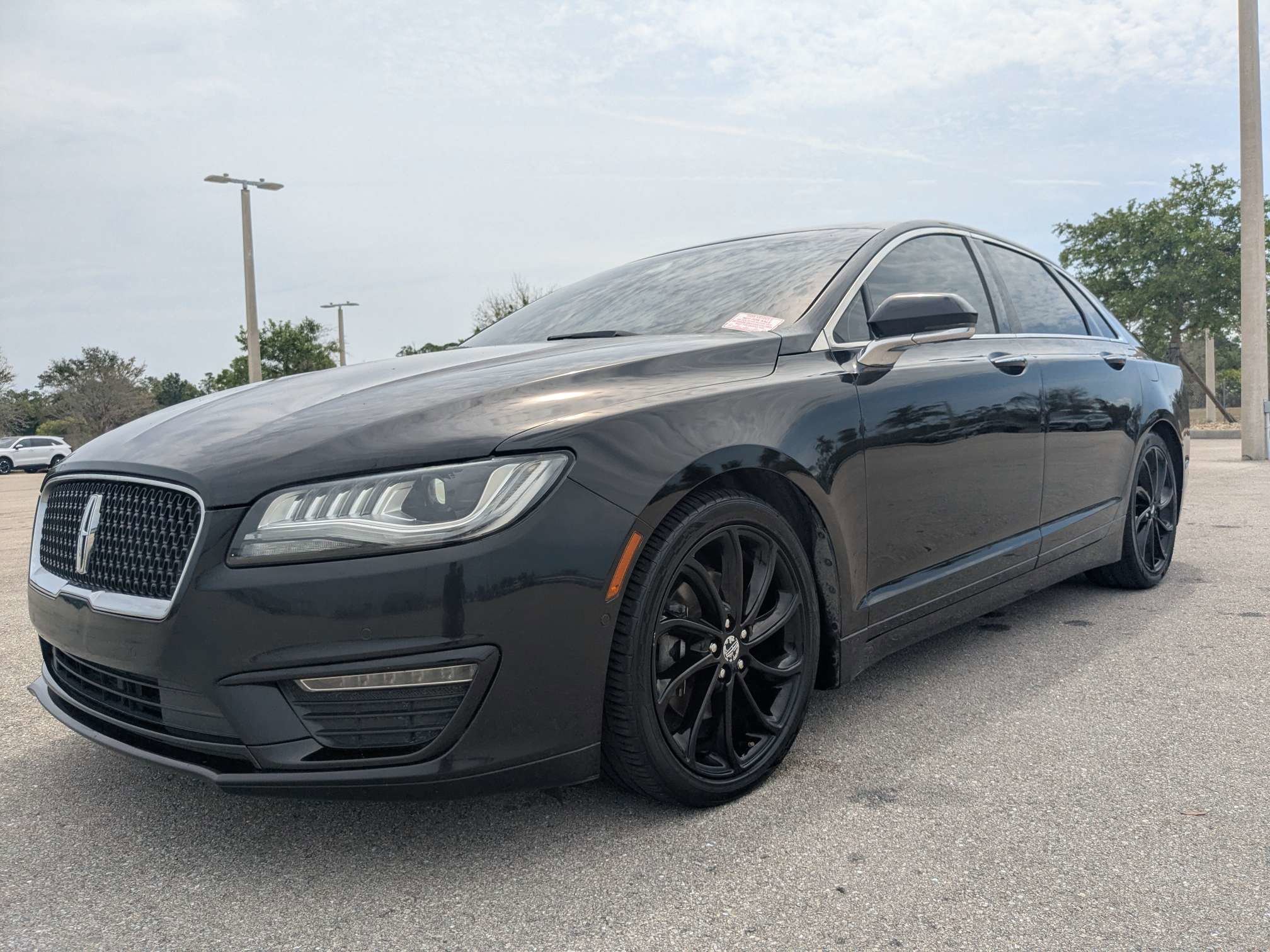 Used 2020 Infinite Black Metallic Lincoln Reserve image 8