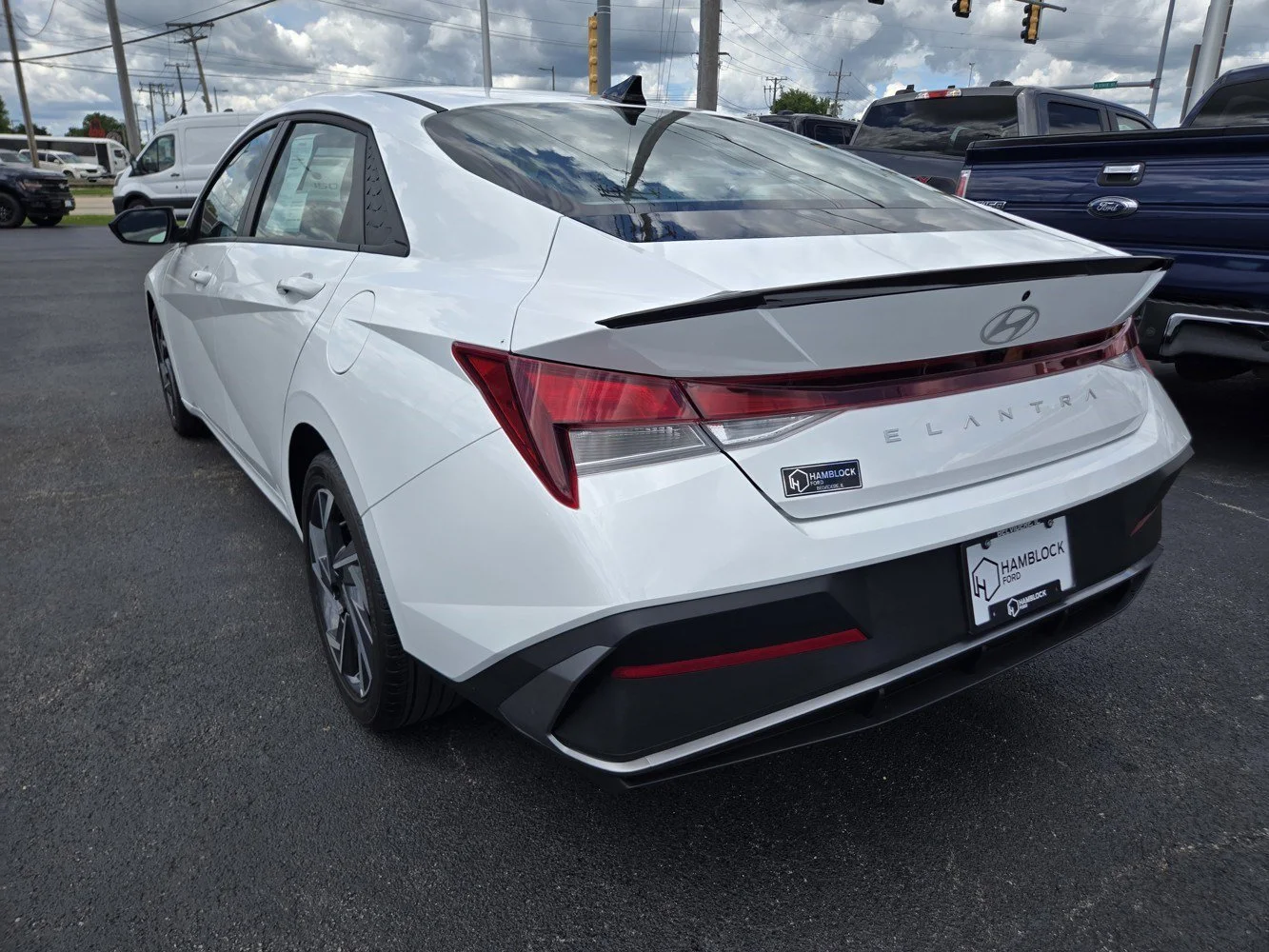 Used 2025 Serenity White Hyundai SEL Sport image 7