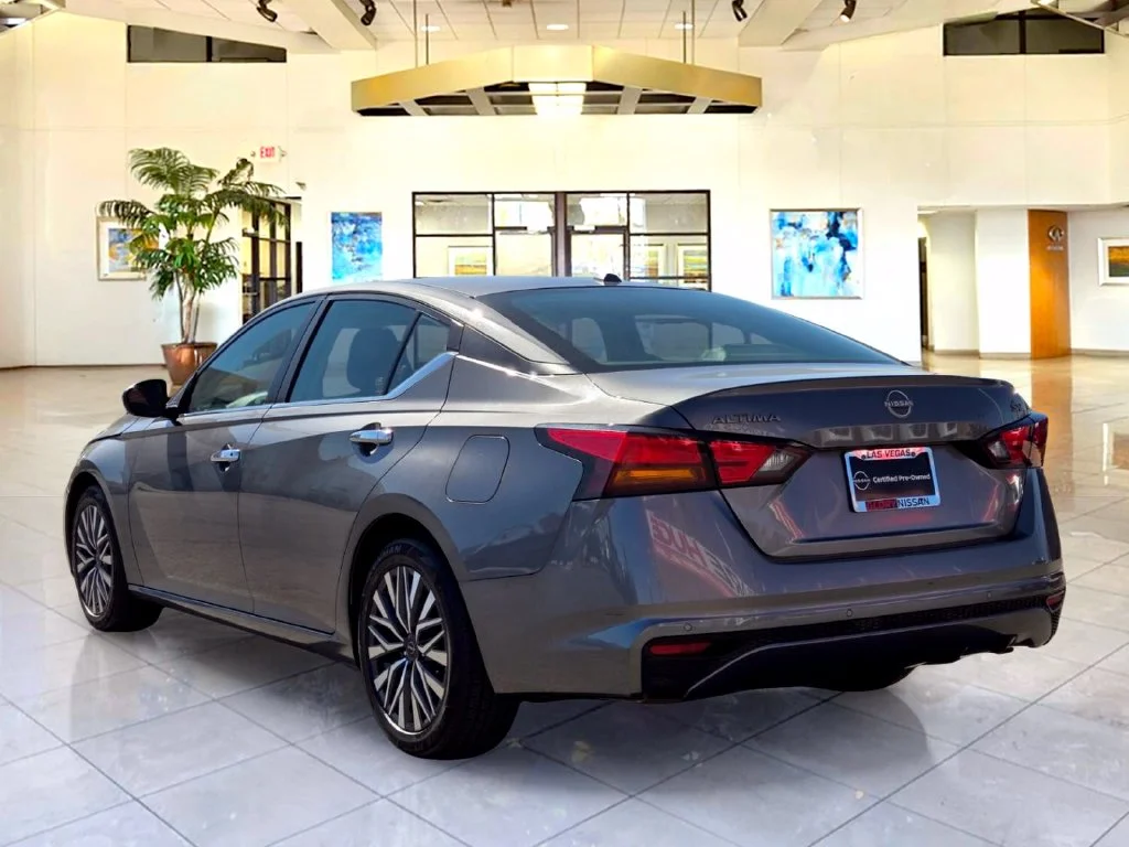2023 Nissan Altima SV - Photo 7