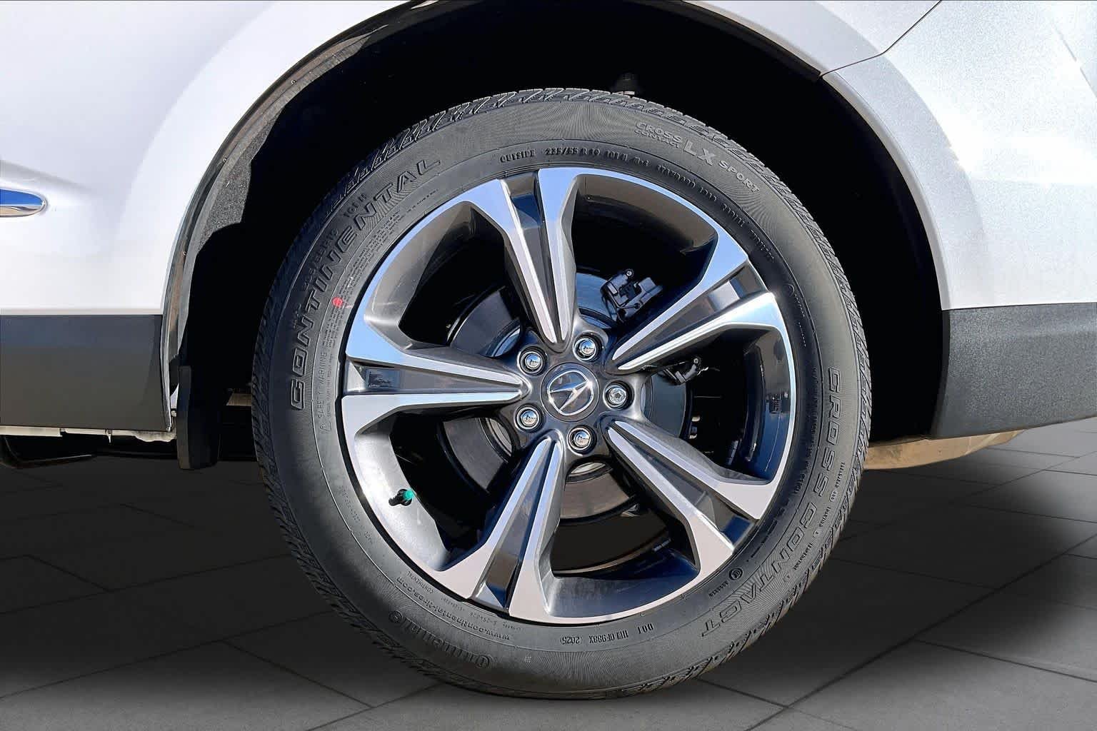 Used 2025 Platinum White Pearl Acura w/Technology Package image 11
