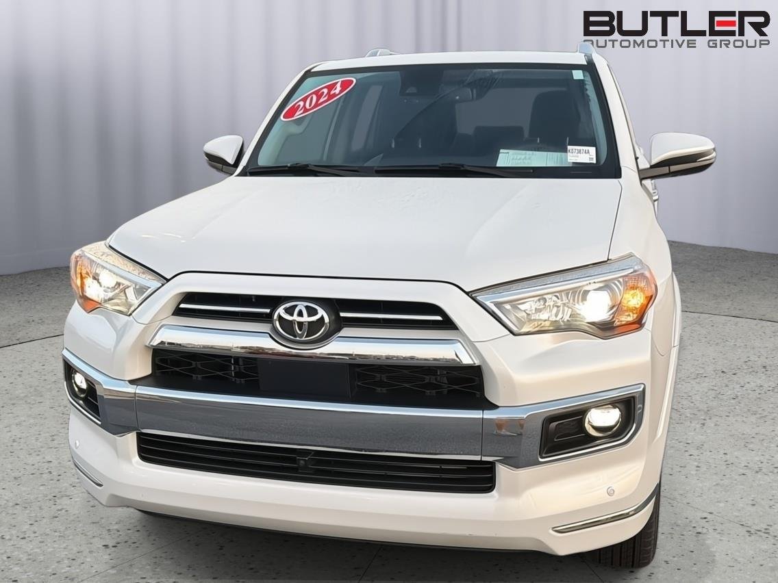 Used 2024 Wind Chill Pearl Toyota Limited image 9