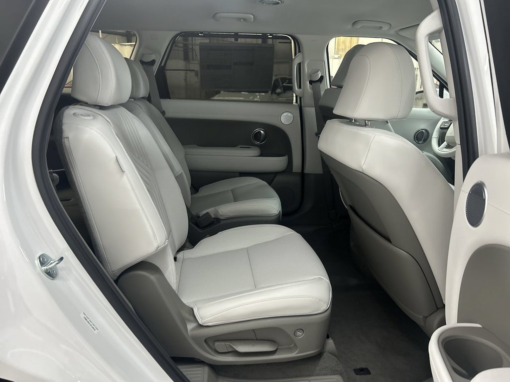 New 2026 White Pearl Hyundai SEL 7P image 17