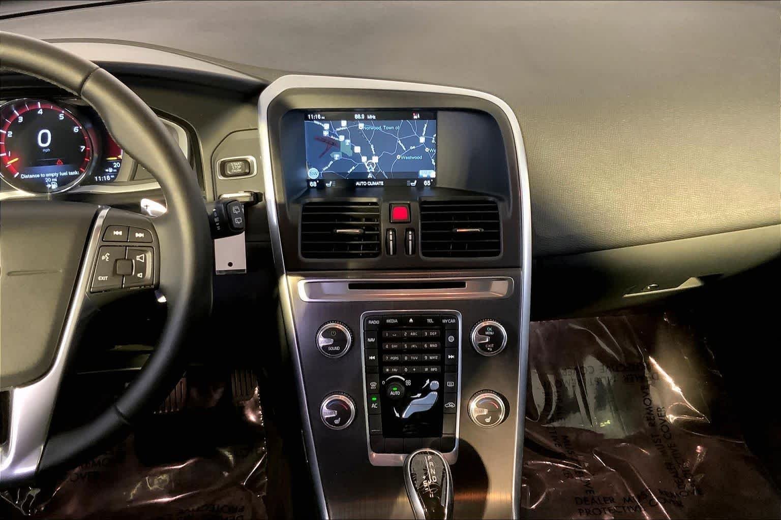 Pre-Owned 2015 Volvo XC60 T6