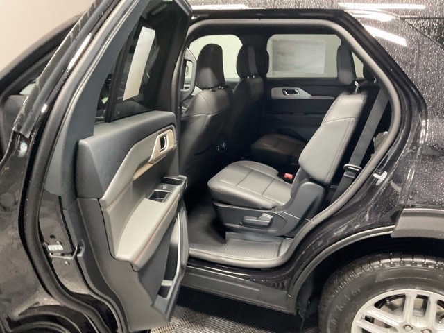 New 2027 Agate Black Metallic Ford Active image 18