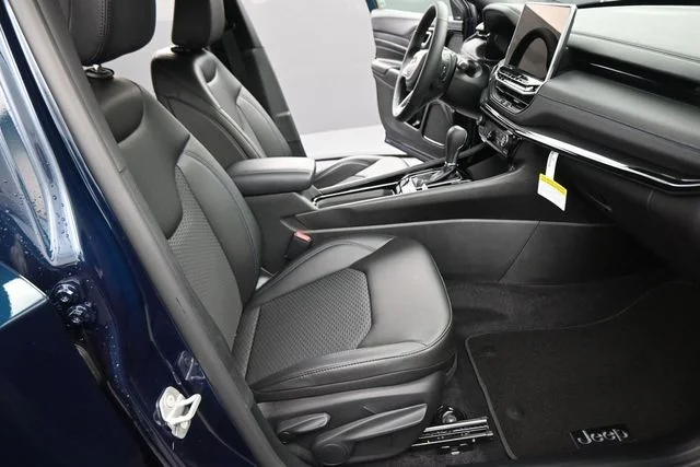 New 2026 Fathom Blue Pearl Coat Jeep Latitude image 22