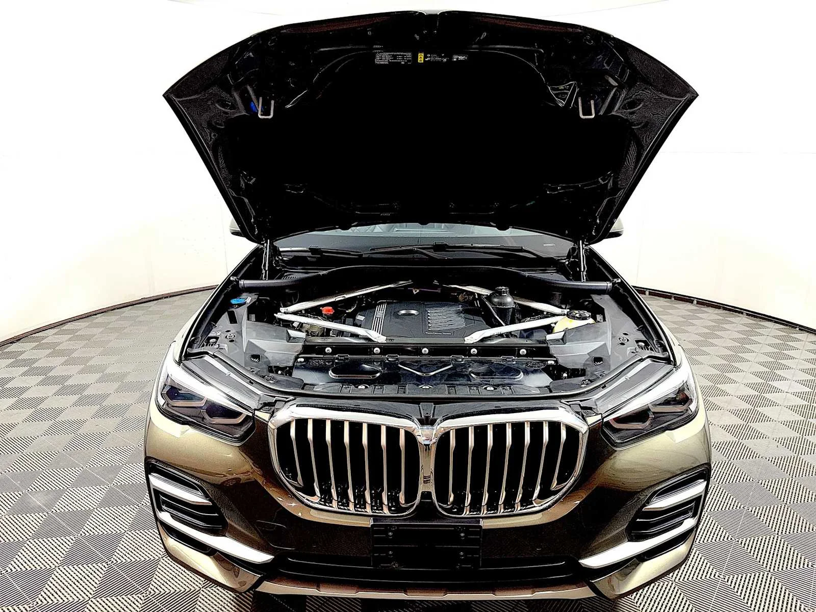Certified Used 2023 Manhattan Green Metallic BMW xDrive40i image 31