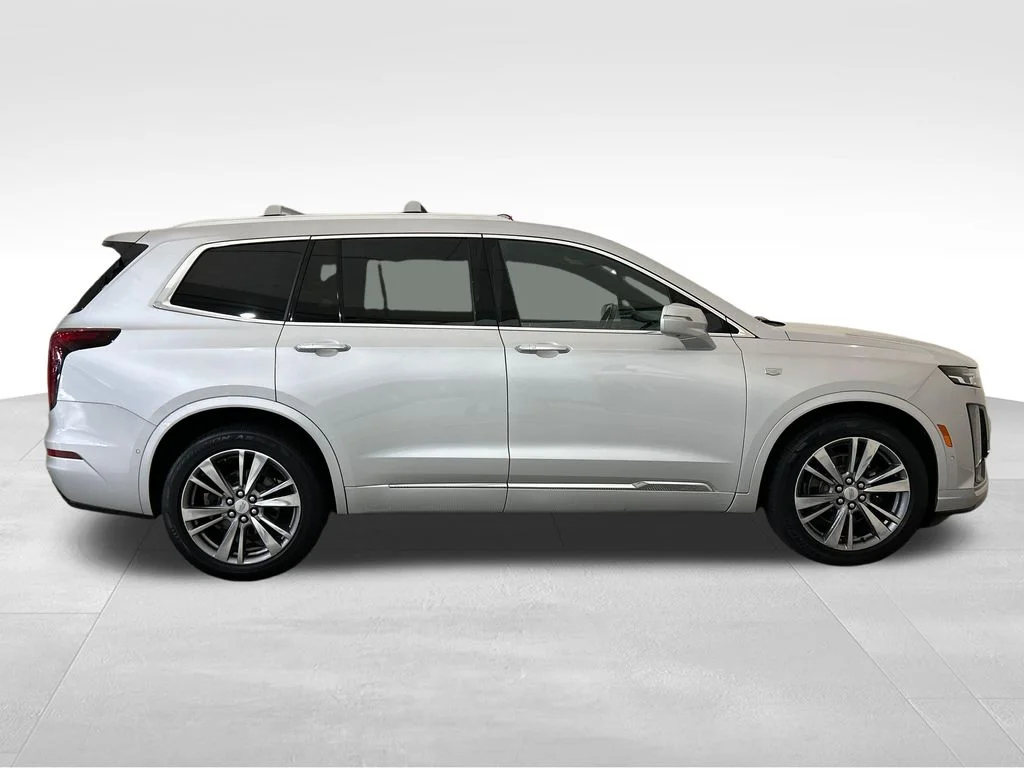 Used 2020 Silver Cadillac Premium Luxury image 7