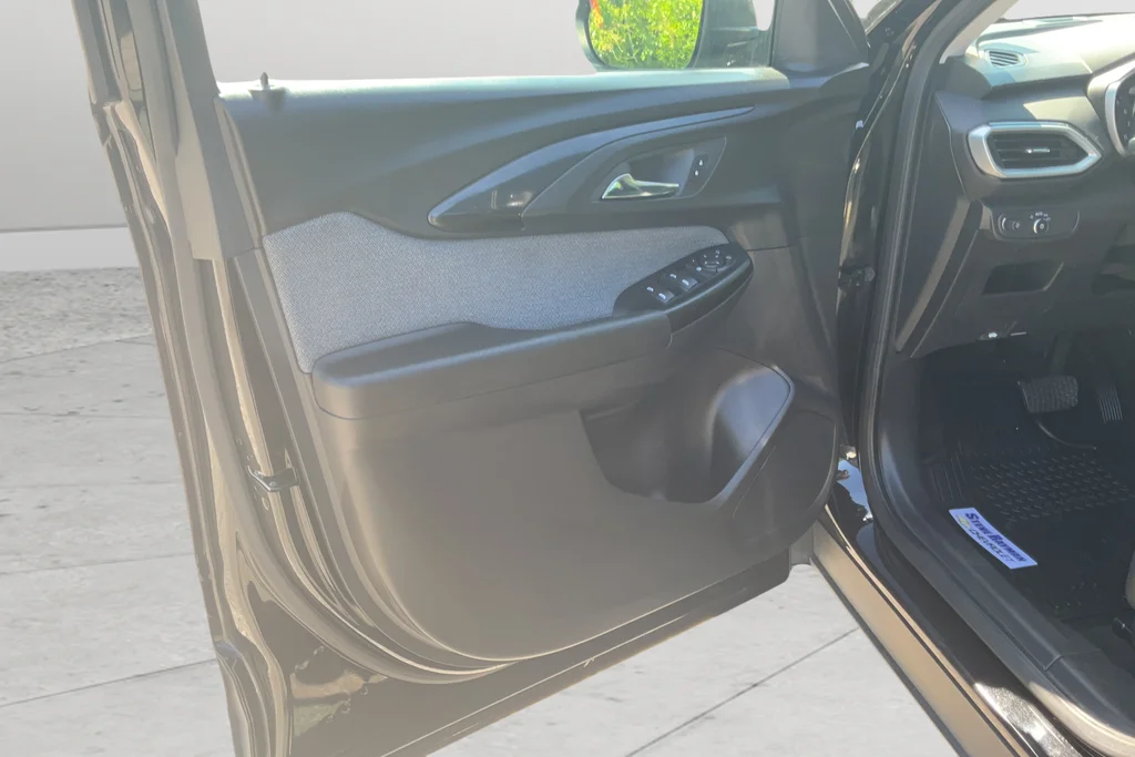 Used 2022 Black Chevrolet LS image 11