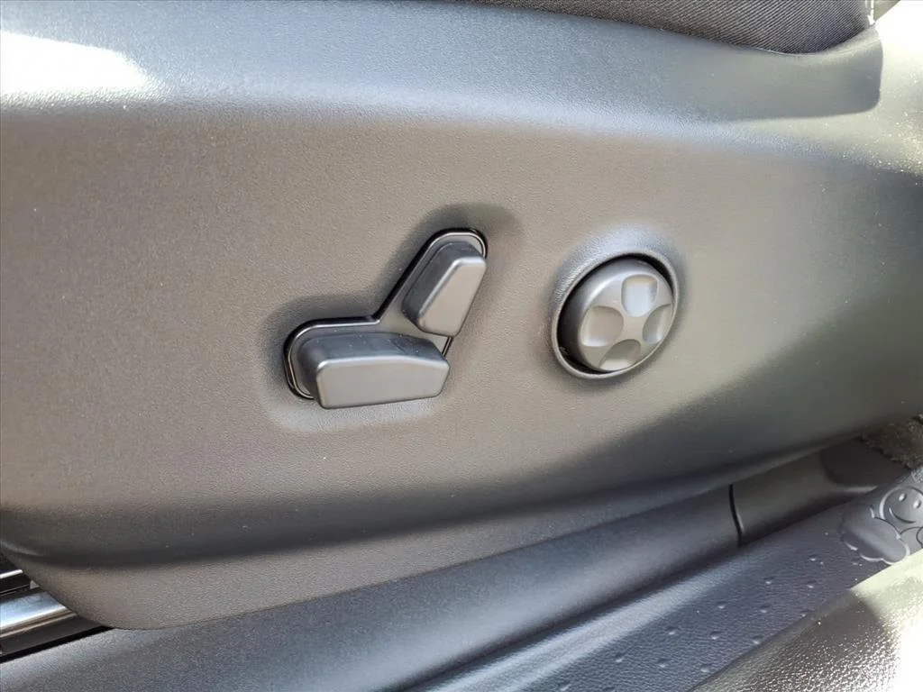 2026 Chrysler Pacifica Limited - Photo 7