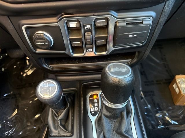Used 2021 Gray Jeep Unlimited Sport S image 18