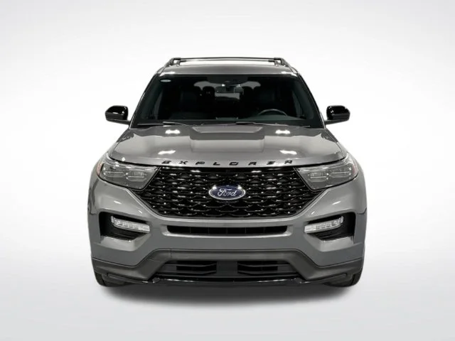 Used 2024 Gray Ford ST-Line image 3