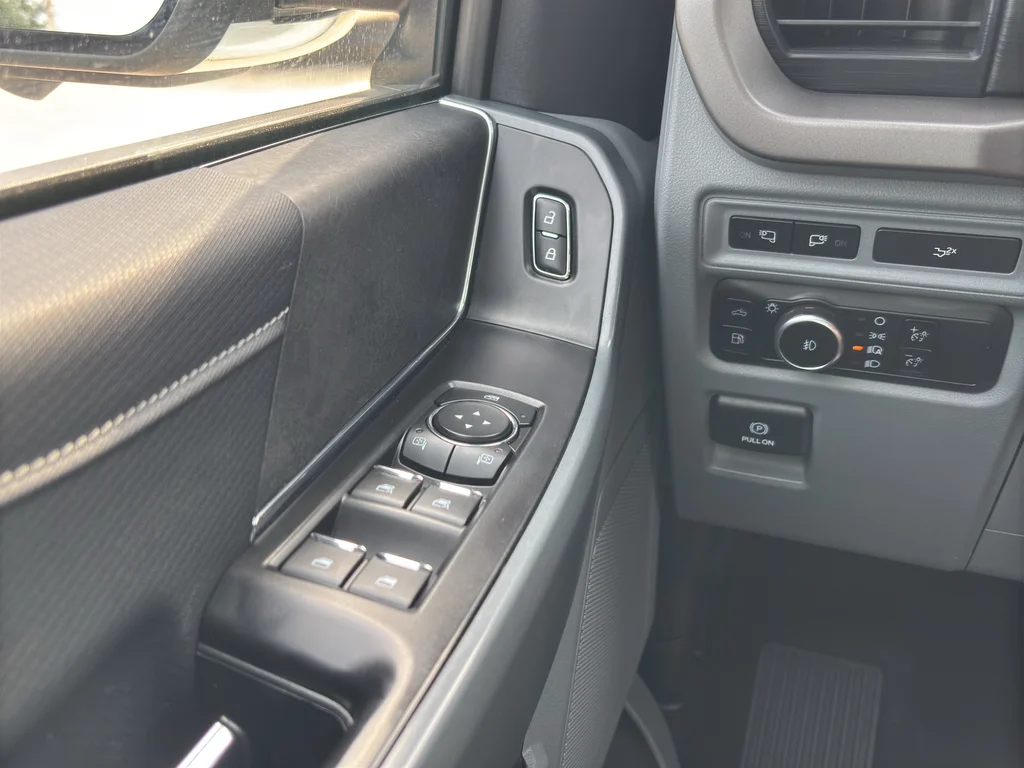 Used 2024 Oxford White Ford XLT image 15
