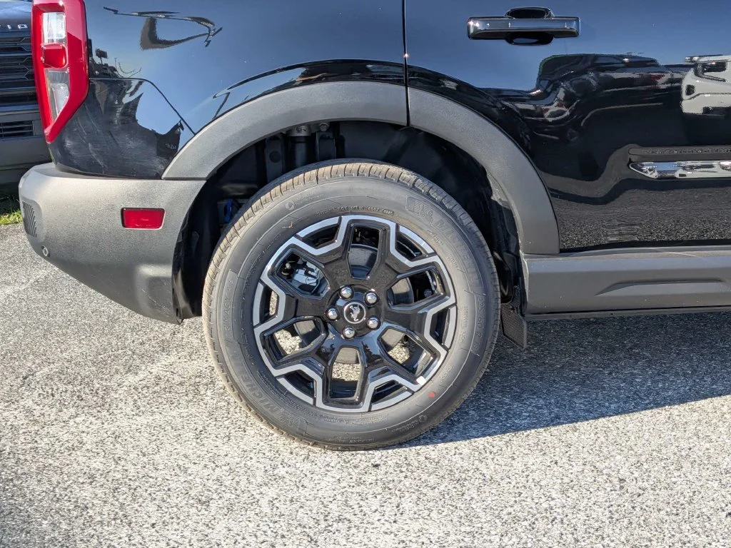 New 2026 Shadow Black Ford Outer Banks® image 10