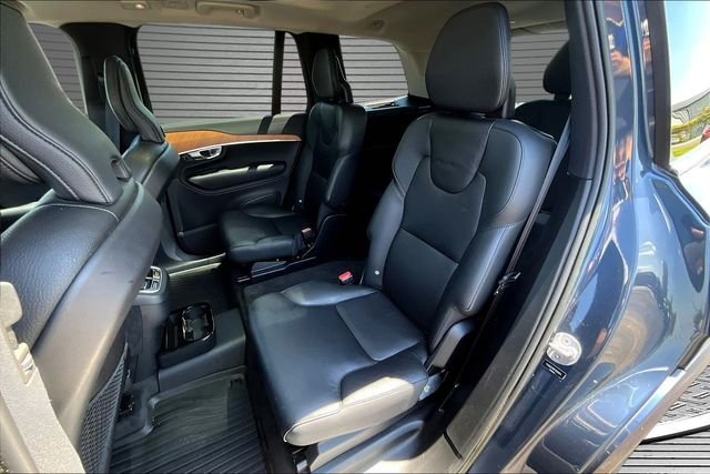 Used 2023 Blue Volvo B6 Plus 6-Seater image 21