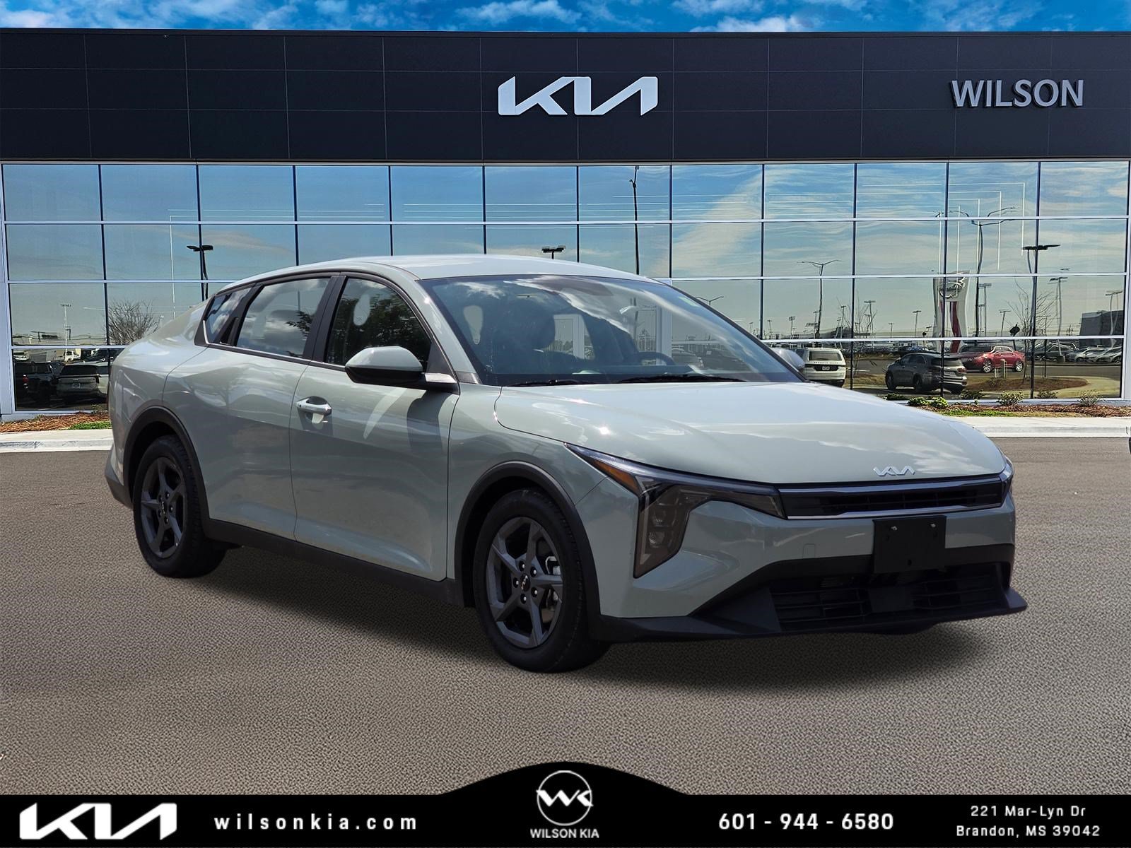 Used 2025 Morning Haze Kia LXS image 1