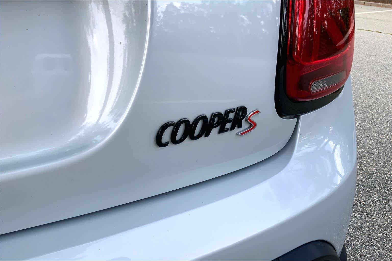 Used 2022 White Silver Metallic MINI Cooper S image 9