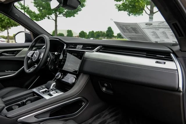 2026 Jaguar F-Pace R-Dynamic S - Photo 16