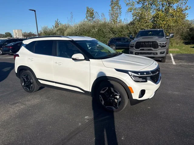 Certified Used 2024 Snow White Pearl Kia SX image 4