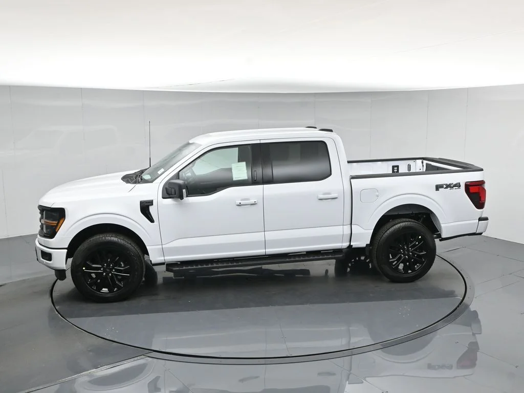 New 2026 Oxford White Ford XLT image 44