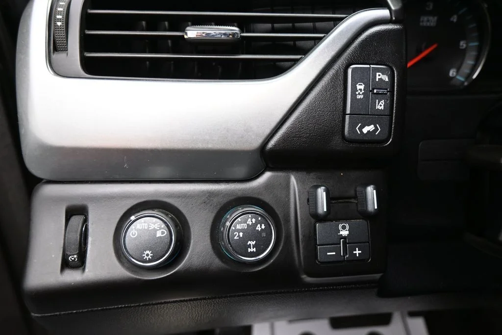 Used 2015 Black Chevrolet LT image 12
