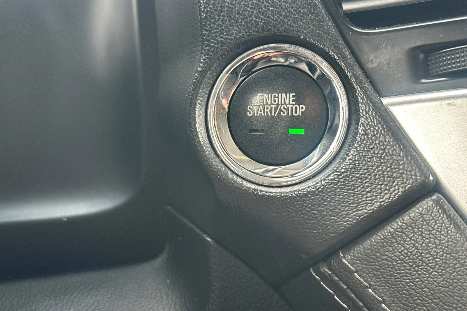 Used 2020 GRAY METALLIC Chevrolet Premier image 23