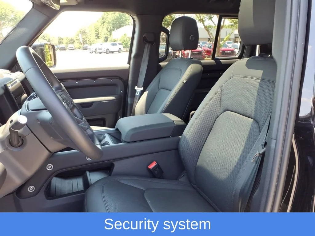Used 2025 Black Land Rover 110 P400 X-Dynamic SE image 14