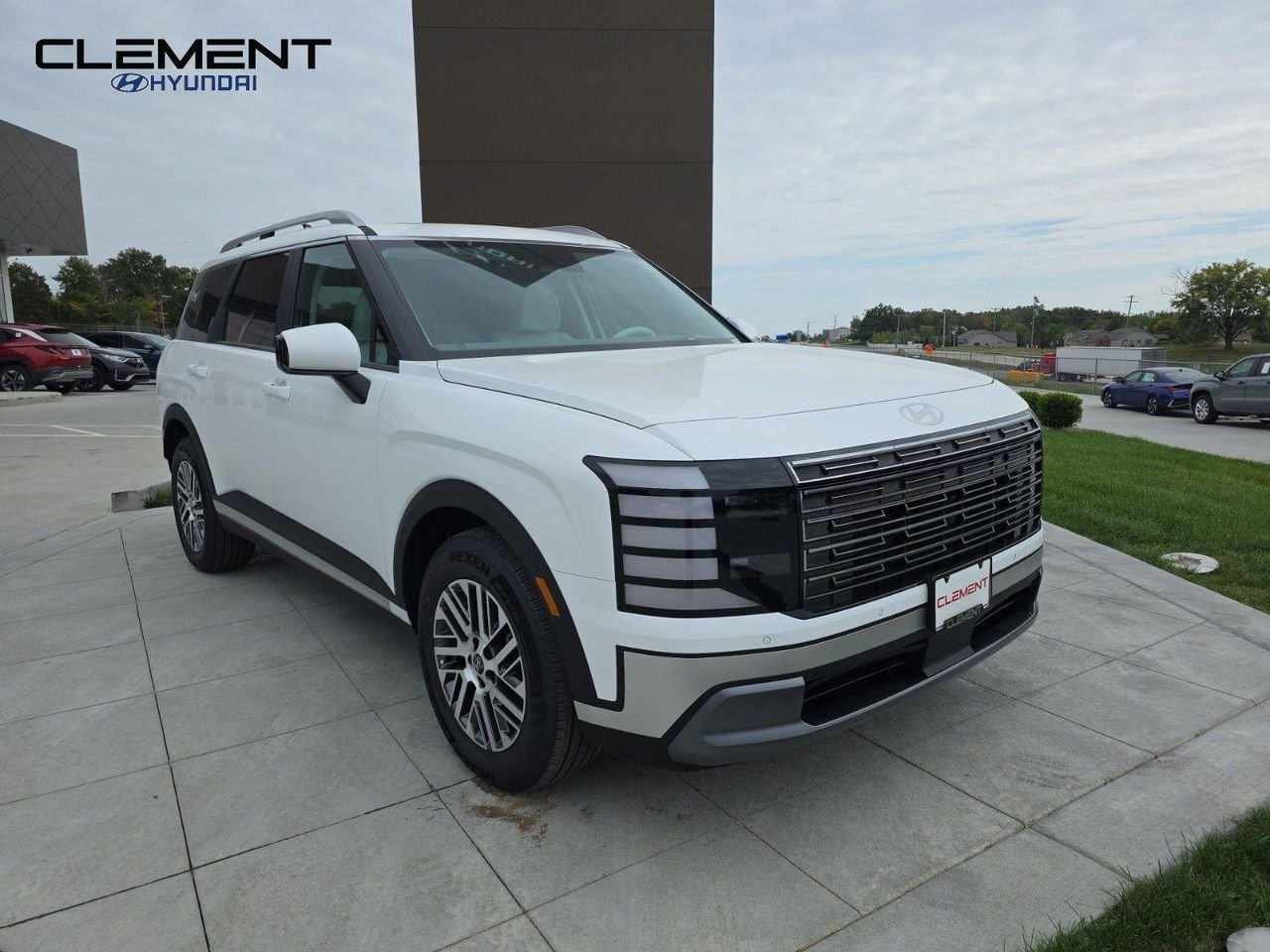 New 2026 White Hyundai SEL AWD image 3