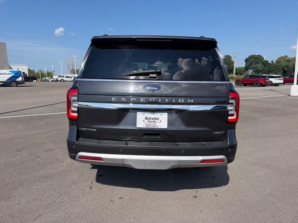 Used 2022  Ford Limited image 6