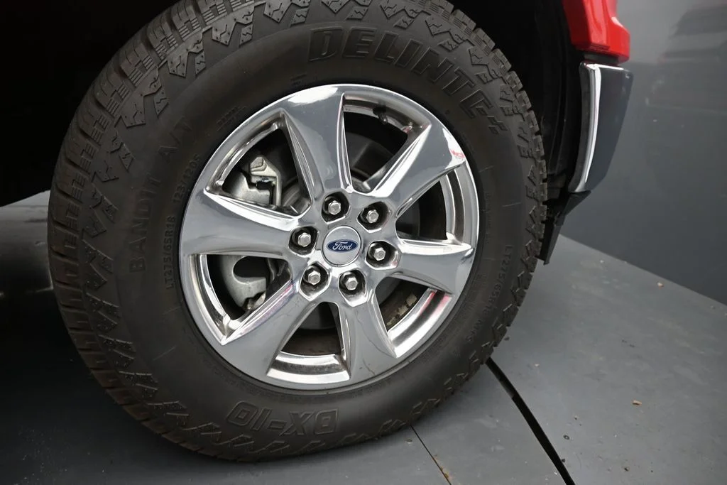 Used 2019 Red Ford Lariat image 11