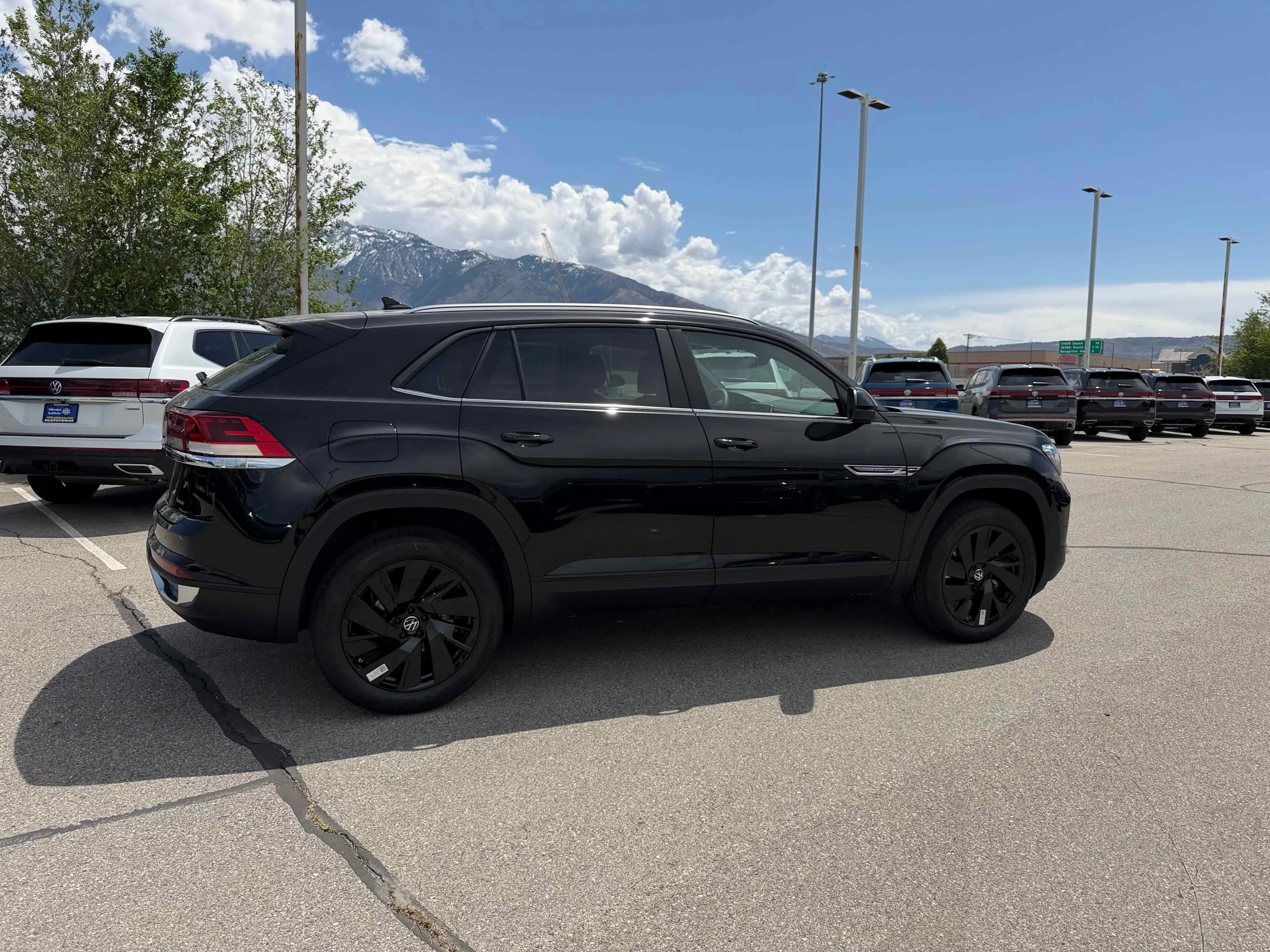 New 2026 Deep Black Volkswagen 2.0T SE w/Technology image 8