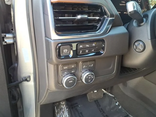 Used 2025 Sterling Metallic GMC Denali image 19