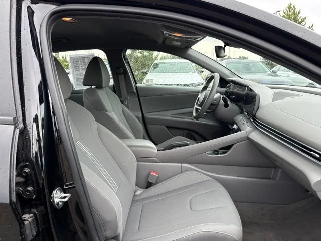 Used 2024 Abyss Black Hyundai SEL image 9