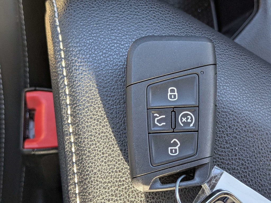 2025 Volkswagen Jetta SE - Photo 31