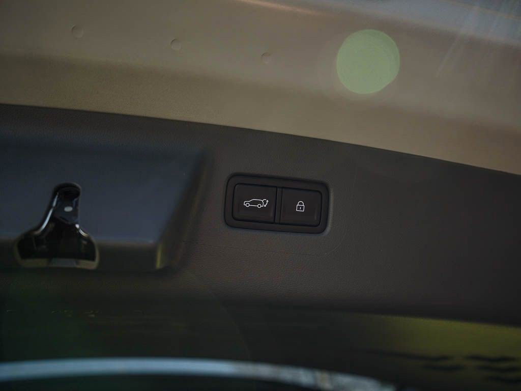 New 2026 Ecotronic Gray Hyundai SE AWD image 9