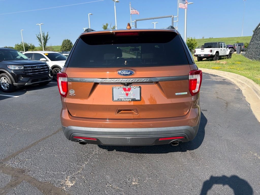 Used 2017 Brown Ford XLT image 6