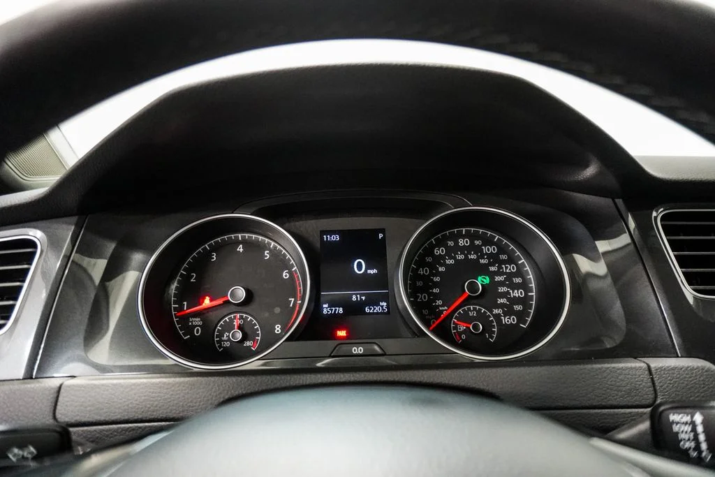 Used 2019  Volkswagen TSI S image 35