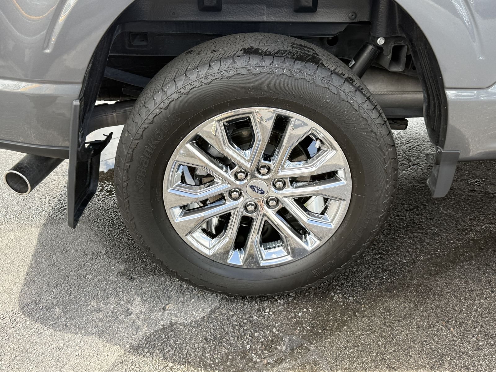 Certified Used 2025 Gray Metallic Ford Lariat image 38
