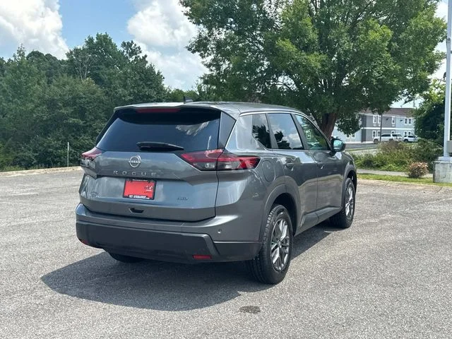 Used 2024 Gray Nissan S image 5