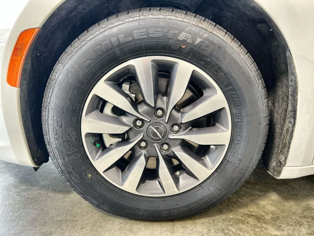 Used 2023 White Chrysler Touring L image 18