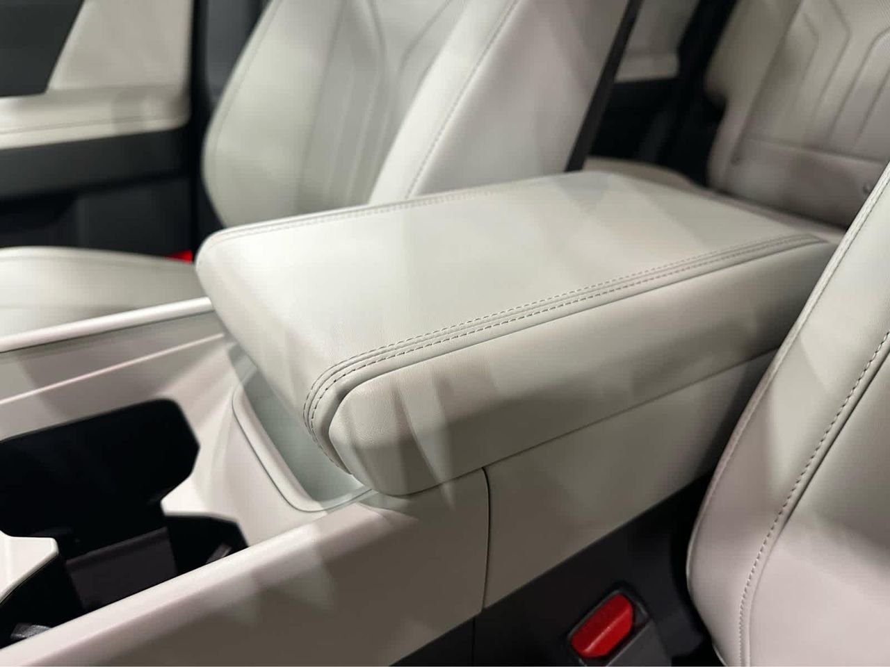 New 2025 Rockwood Green Hyundai SEL AWD image 33