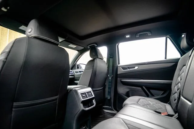 New 2026 Black Volkswagen 2.0T SE w/Technology image 31