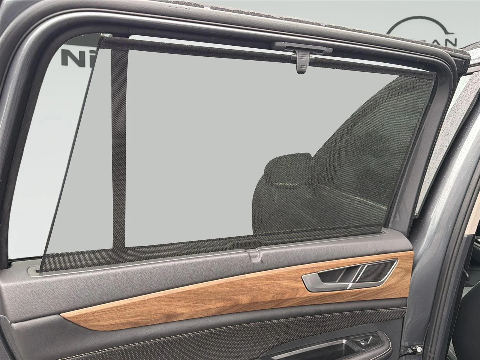 2025 Volkswagen Atlas SE w/Tech - Photo 27