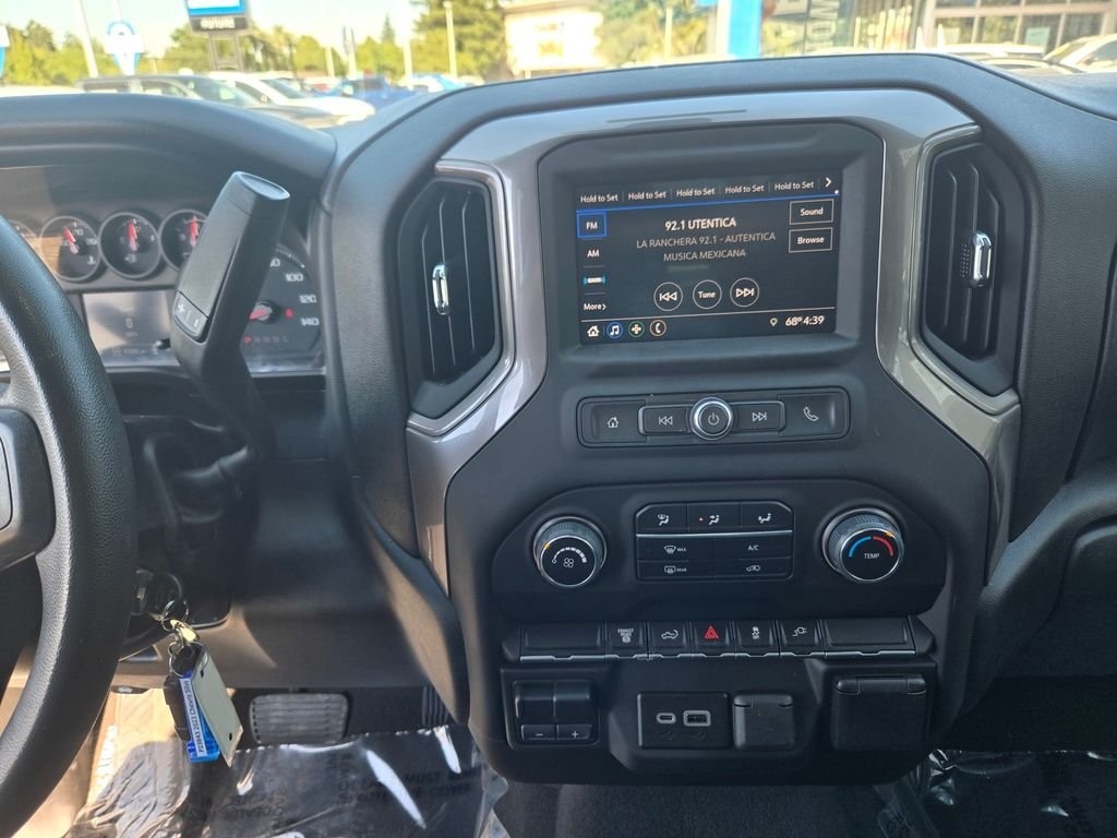 Used 2023 White Chevrolet Custom image 17