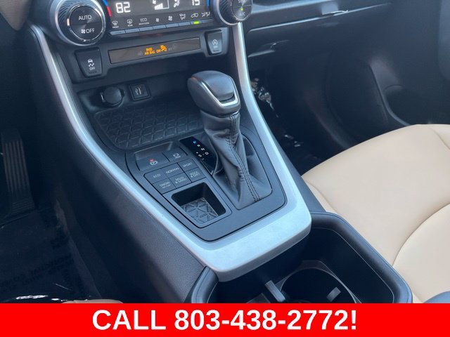 Used 2024  Toyota XLE Premium image 28