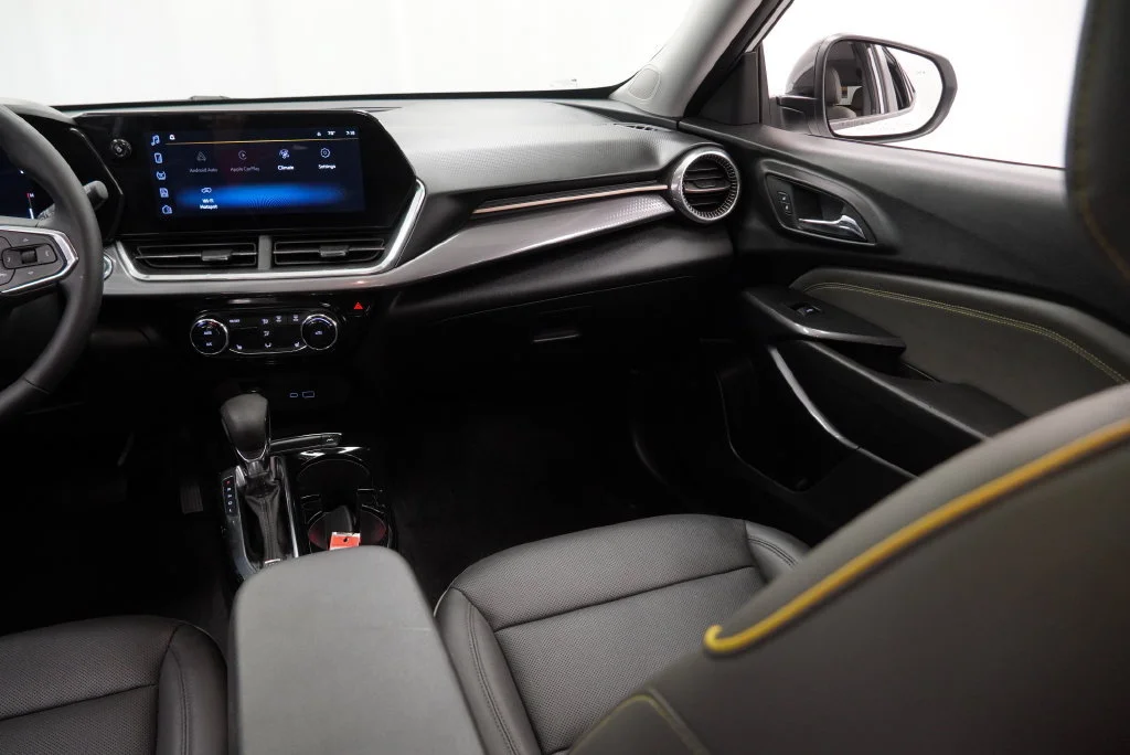 Certified Used 2024 Summit White Chevrolet ACTIV image 17