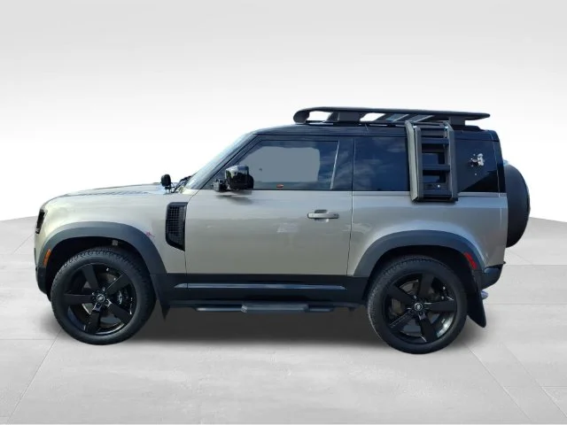 Used 2023 Gray Land Rover V8 image 7