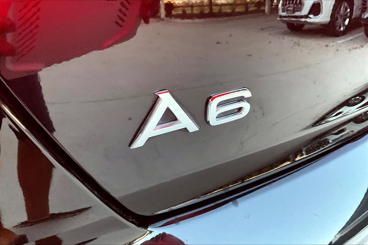 Used 2019 Mythos Black Metallic Audi Premium image 34