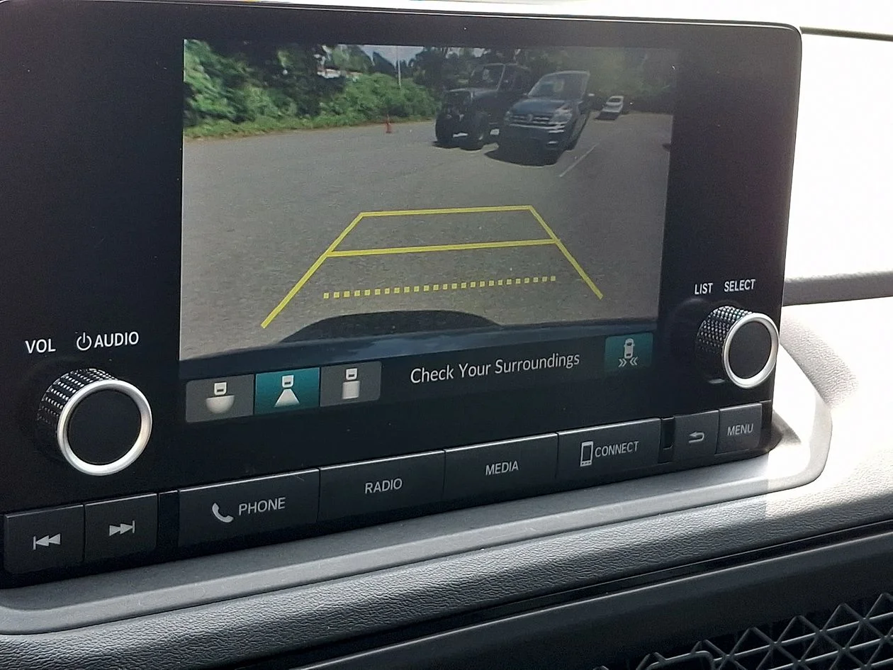 Used 2025  Honda SE image 18