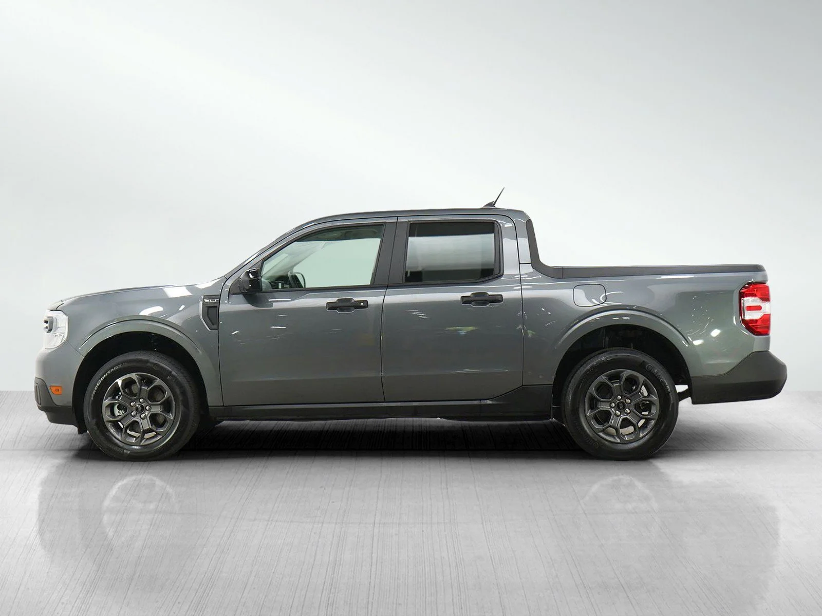 Used 2024 Ford Maverick XLT with VIN 3FTTW8J9XRRA16730 for sale in Burnsville, Minnesota